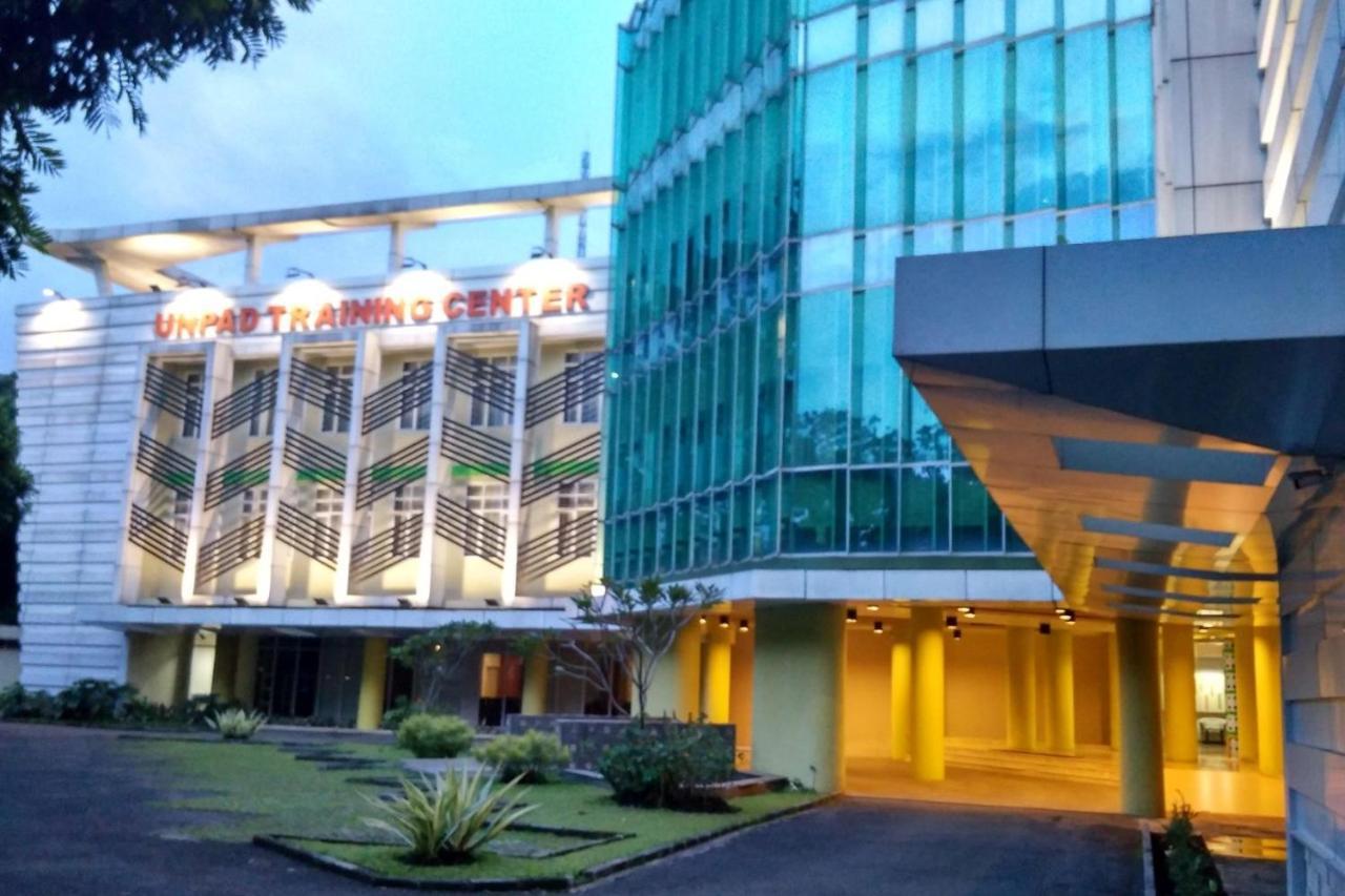 Utc Dago Hotel בנדונג מראה חיצוני תמונה